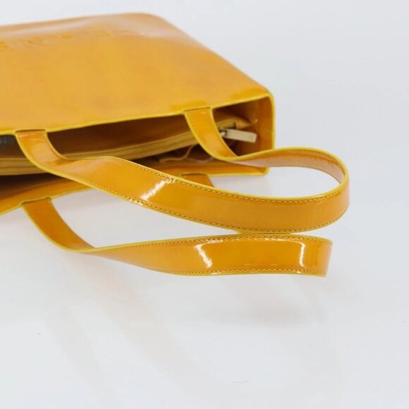 CHANEL Tote Bag Patent leather Yellow Gold CC Auth 142937 - Picture 8 of 16